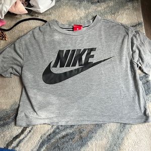 nike crop top t shirt